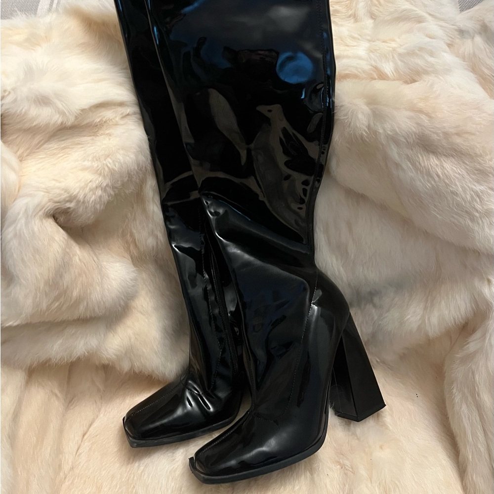 Knee boots, used ones.